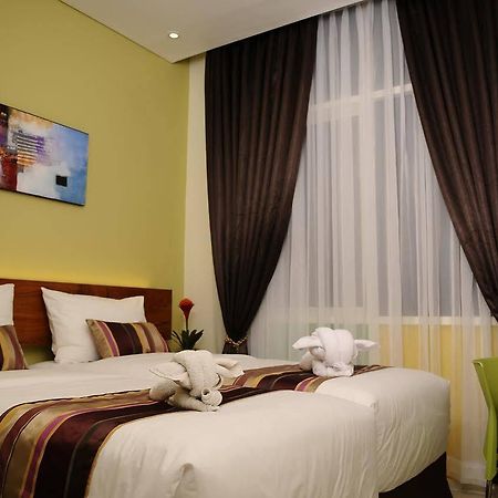 Biz Boulevard Hotel Manado Exterior photo